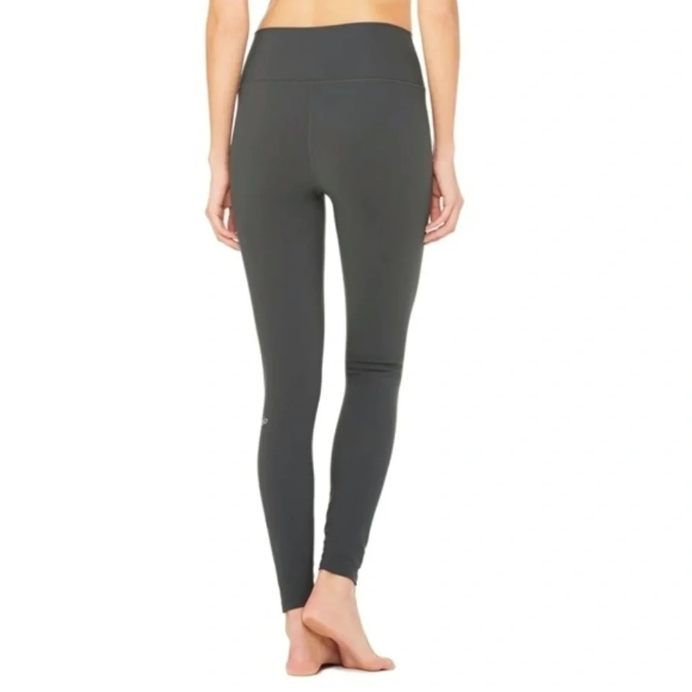 Alo Yoga High-Waist Ripped Warrior Legging in ‘Anthracite’ Gray Size Small